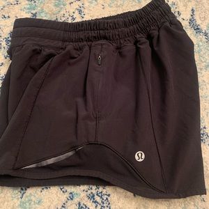 Lululemon Hotty Hot shorts 4”